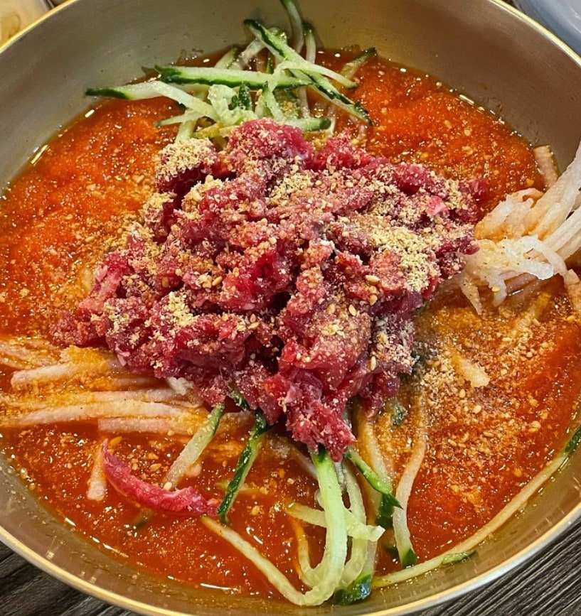 한우전복물회/ 광어막회